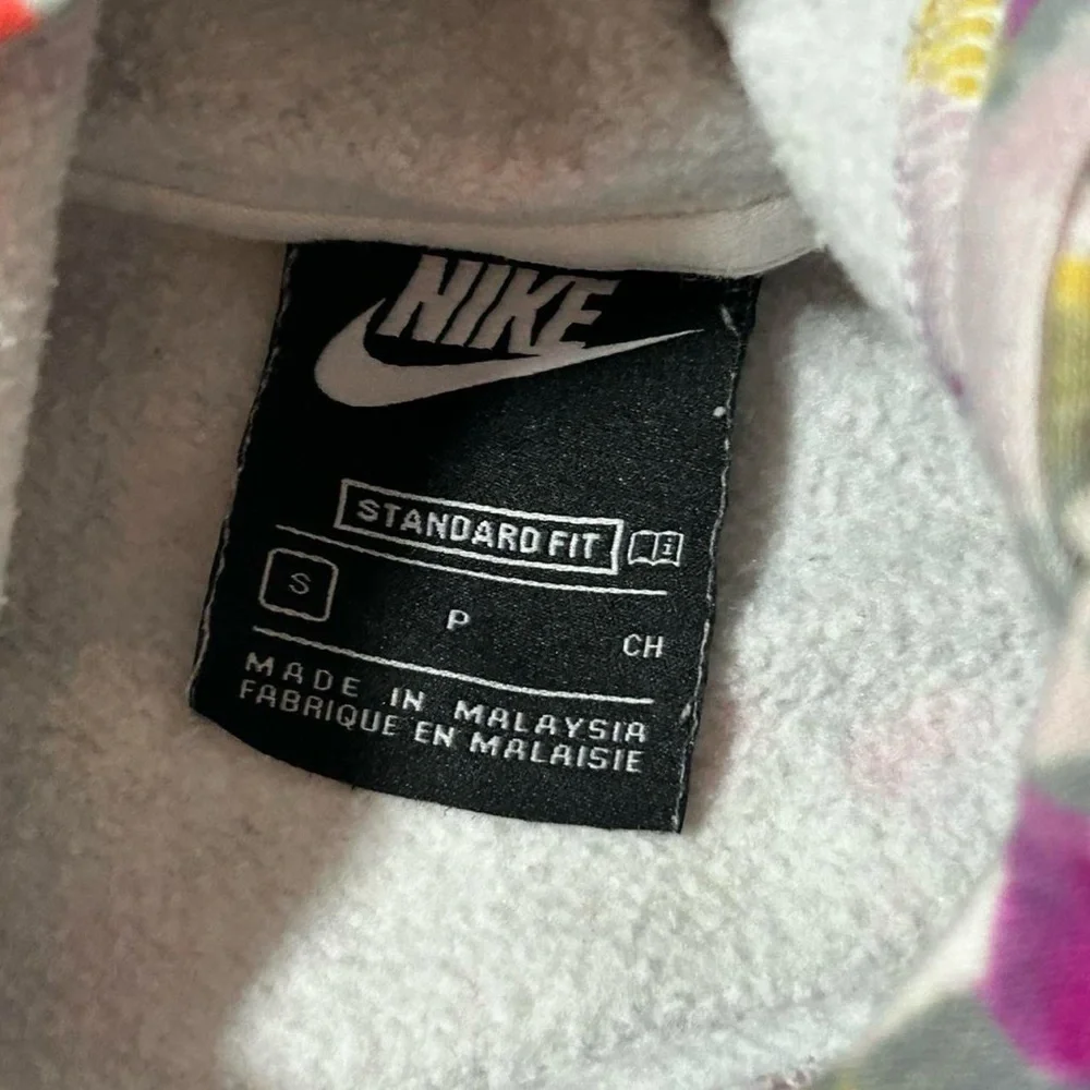 Nike Girls Floral Watercolor Hoodie – Size Small